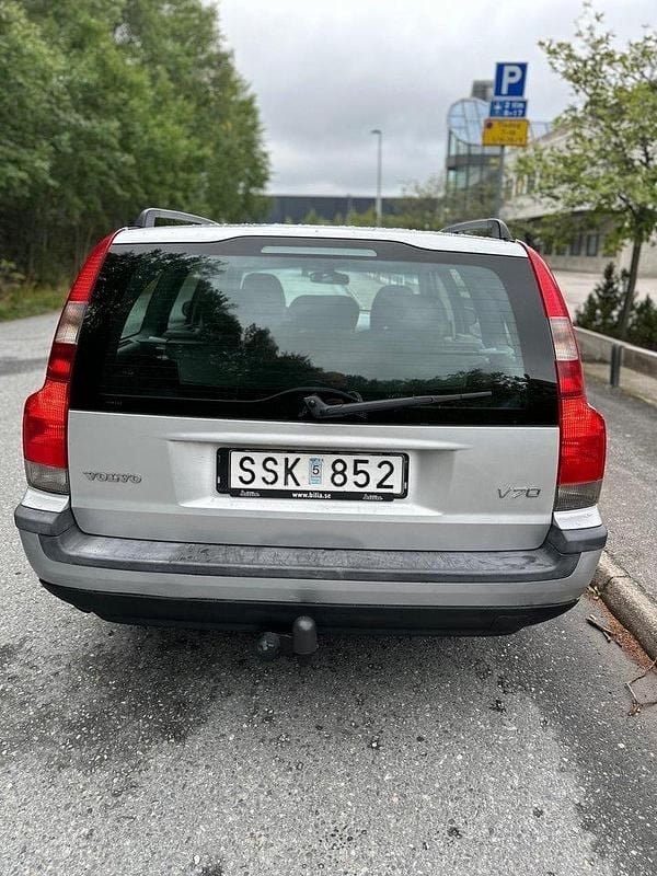 Grå Begagnad 2001 Volvo V70 Kombi | 17 500 kr (Marknadspris) - Bild 1/4