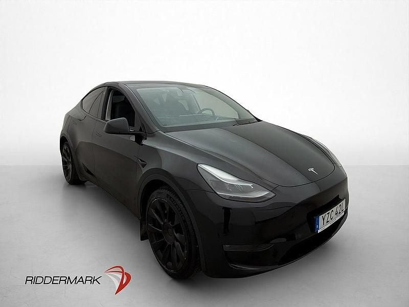 Begagnad Tesla Model Y Long Range AWD 378 kW (514 HK) 2023 Svart SUV