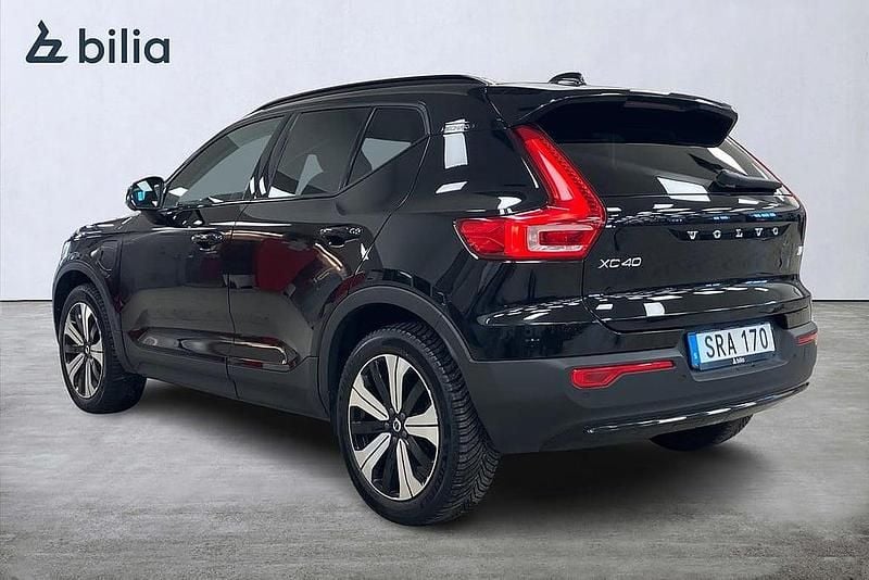 Begagnad Volvo XC40 Plus 210 HK (154 kW) 2022 Svart SUV