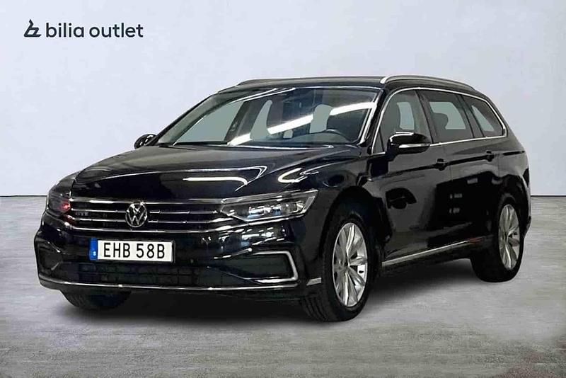 Svart Begagnad 2023 VW Passat GTE Kombi | 284 900 kr (Marknadspris) - Bild 1/1