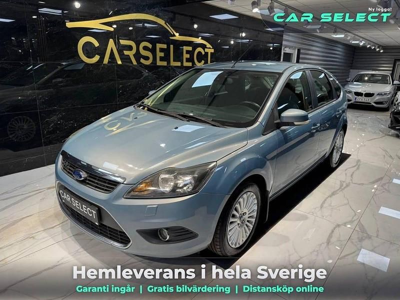 Grå Begagnad 2009 Ford Focus Titanium Halvkombi | 28 000 kr (Marknadspris) - Bild 1/4