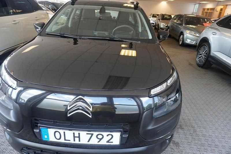 Svart Begagnad 2016 Citroën C4 Cactus PureTech Halvkombi | 68 000 kr (Marknadspris) - Bild 1/4