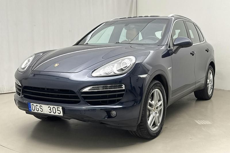 Mörkblå Begagnad 2011 Porsche Cayenne S E-Hybrid SUV | 192 000 kr - Bild 1/4