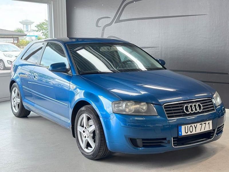 Begagnad Audi A3 Attraction 102 HK (75 kW) 2003 Mörkblå (blå) Halvkombi