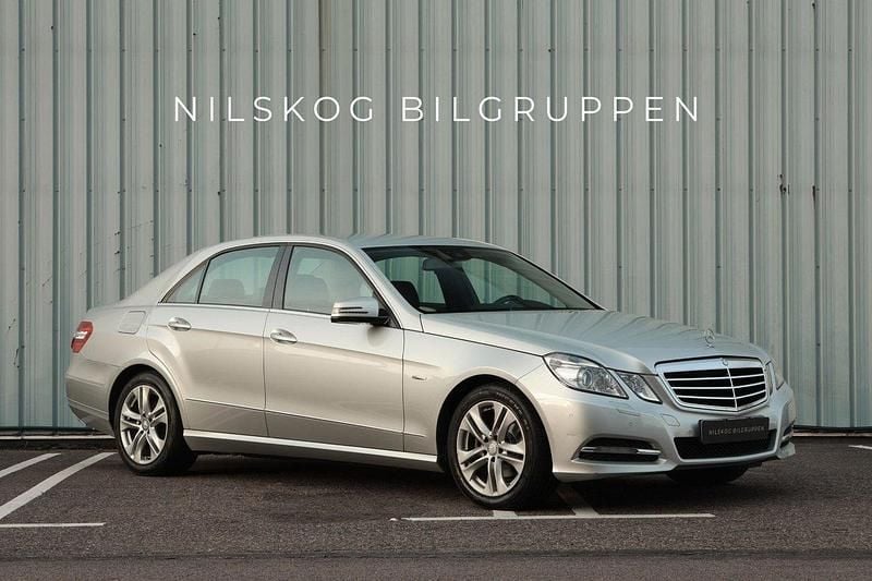 Silver Begagnad 2010 Mercedes E220 Avantgarde Sedan | 114 900 kr (Marknadspris) - Bild 1/4