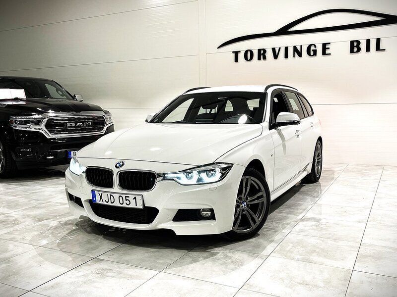 Vit Begagnad 2018 BMW 320 M Sport Kombi | 199 000 kr (Lite dyr) - Bild 1/4