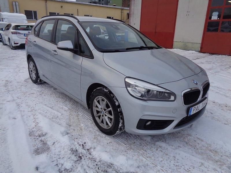 Begagnad BMW 218 Active Tourer Advantage 136 HK (100 kW) 2016 Silver Minibuss