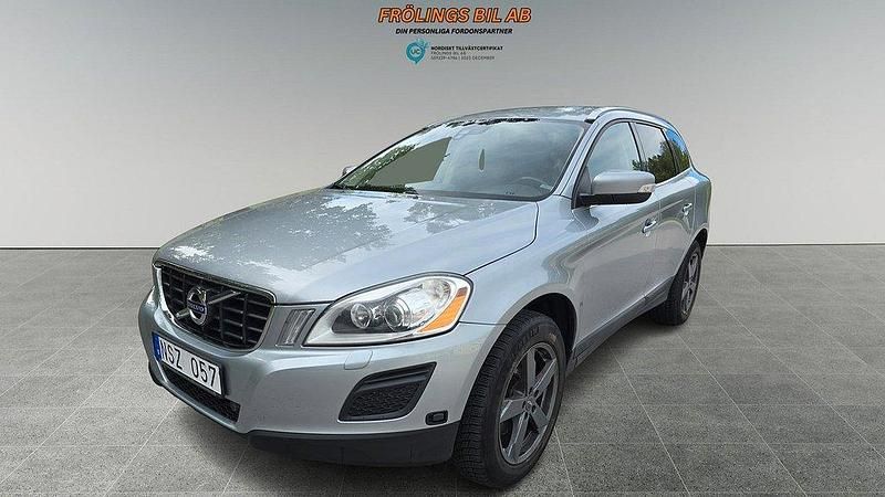 Silver Begagnad 2010 Volvo XC60 Summum SUV | 105 000 kr (Marknadspris) - Bild 1/4