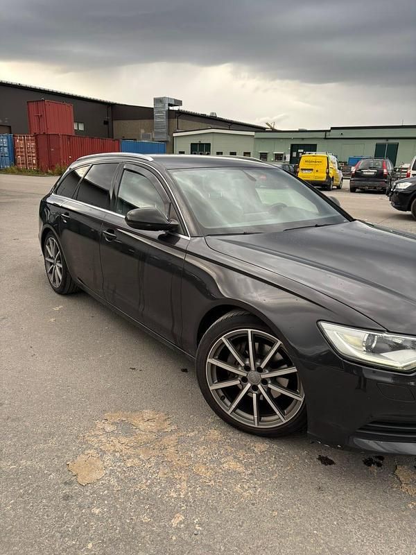 Begagnad Audi A6 177 HK (130 kW) 2012 Kombi