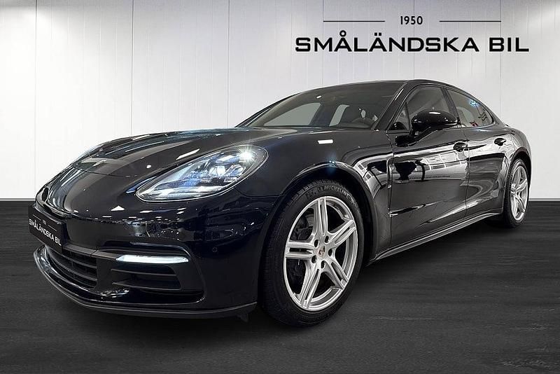Svart Begagnad 2017 Porsche Panamera 4 Sport Sedan | 499 000 kr - Bild 1/4