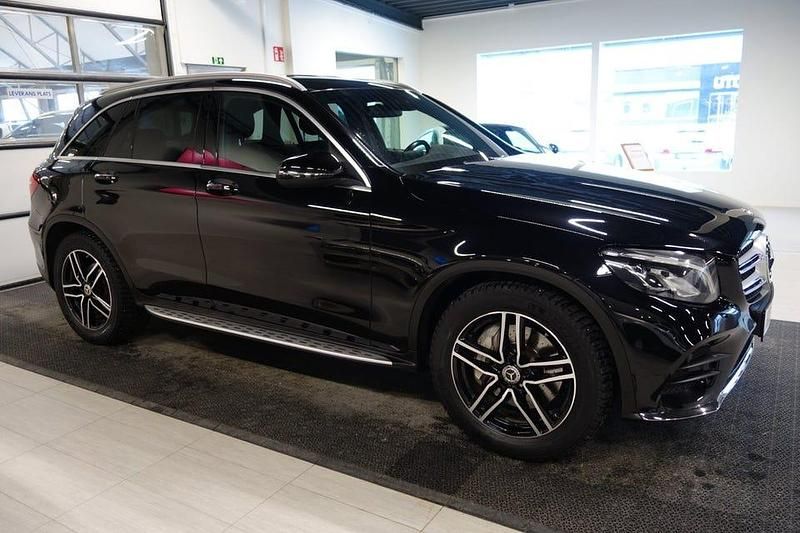 Begagnad Mercedes GLC250 AMG line 211 HK (155 kW) 2017 Svart SUV