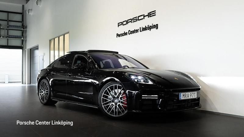 Svart (black) Ny 2025 Porsche Panamera 4S Sedan | 1 984 900 kr - Bild 1/4