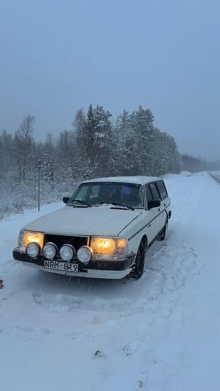 Begagnad 1988 Volvo 240 Kombi | 36 000 kr - Bild 1/4
