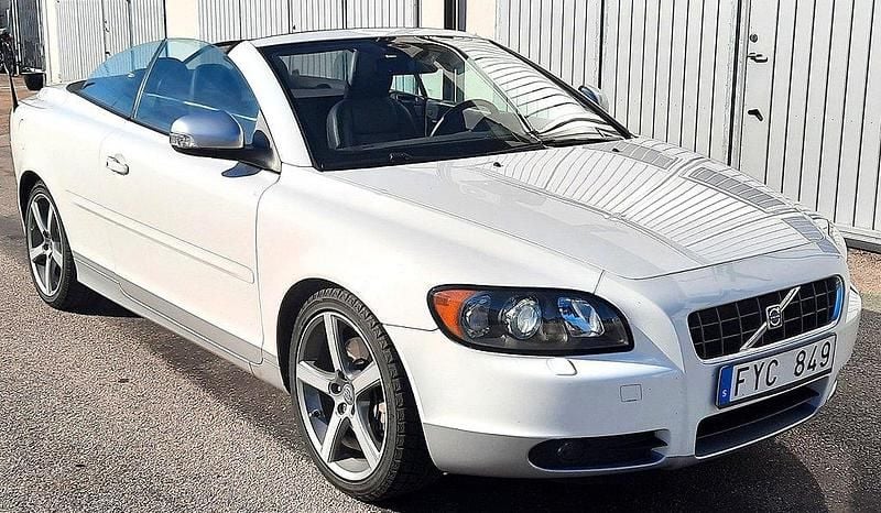 Vit Begagnad 2009 Volvo C70 Summum Cab | 155 999 kr (Dyr) - Bild 1/4