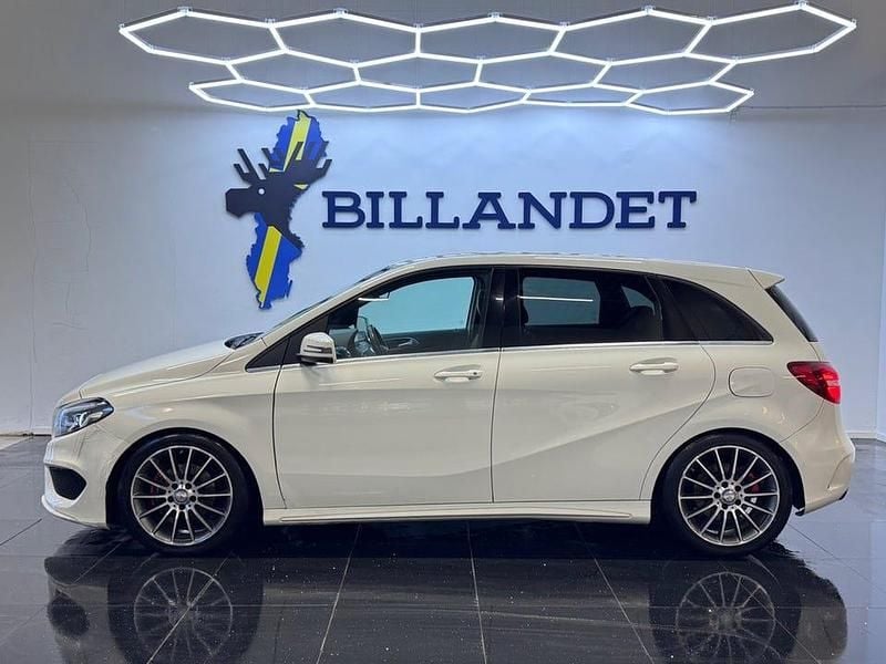 Begagnad Mercedes B200 AMG 136 HK (100 kW) 2015 Vit Minibuss