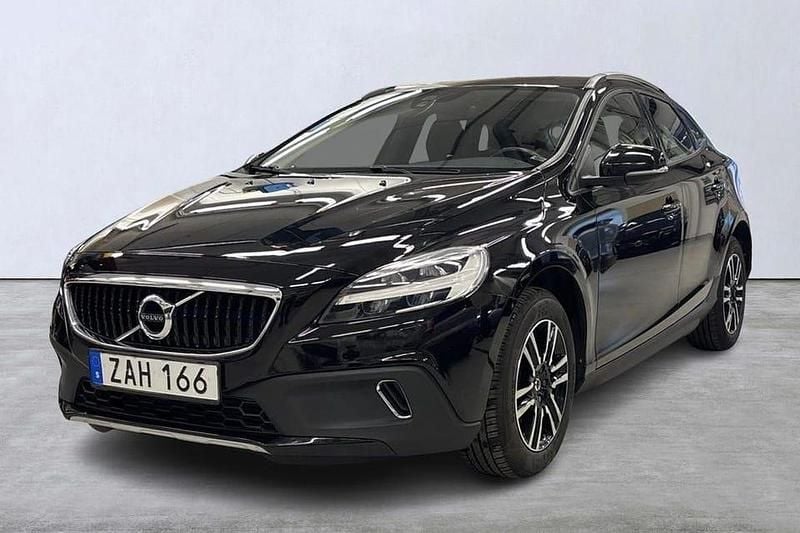 Svart Begagnad 2017 Volvo V40 CC Business Edition Kombi | 184 900 kr (Marknadspris) - Bild 1/4