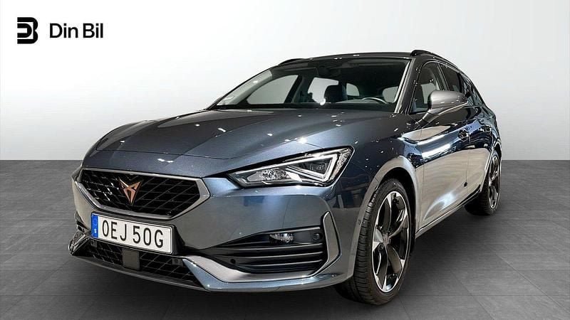 Grå Begagnad 2023 Cupra Leon Kombi | 274 900 kr (Marknadspris) - Bild 1/4