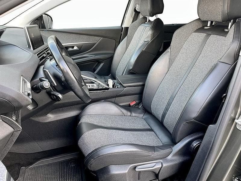 Begagnad Peugeot 5008 Allure 131 HK (96 kW) 2017 Grön Minibuss