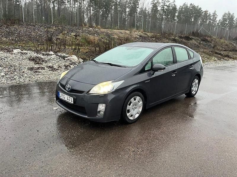 Begagnad Toyota Prius 136 HK (100 kW) 2010 Halvkombi