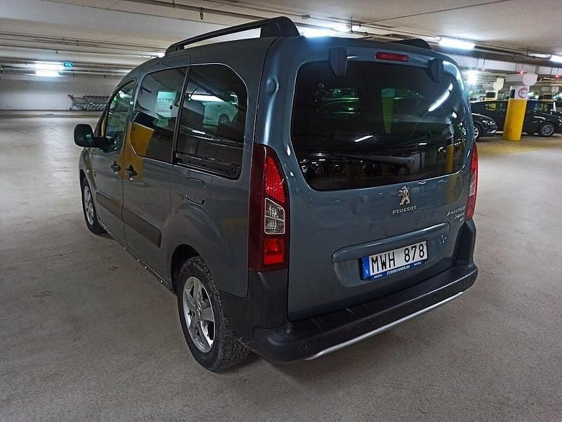 Begagnad Peugeot TePee 92 HK (67 kW) 2012 Mgrå Minibuss
