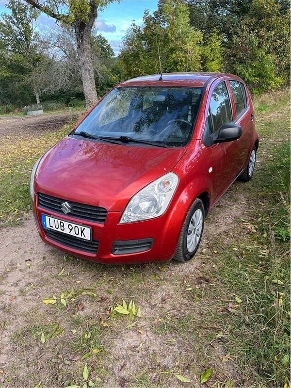 Röd Begagnad 2012 Suzuki Splash Halvkombi | 27 500 kr (Marknadspris) - Bild 1/4