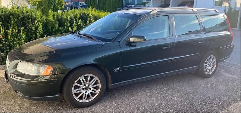 Grön Begagnad 2006 Volvo V70 Business Edition Kombi | 10 000 kr (Superpris) - Bild 1/4