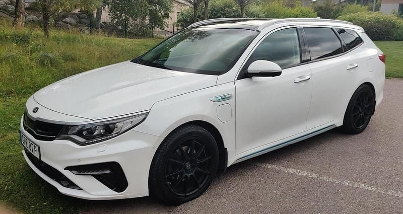 Vit Begagnad 2019 Kia Optima Hybrid Advance Sedan | 179 000 kr (Marknadspris) - Bild 1/4