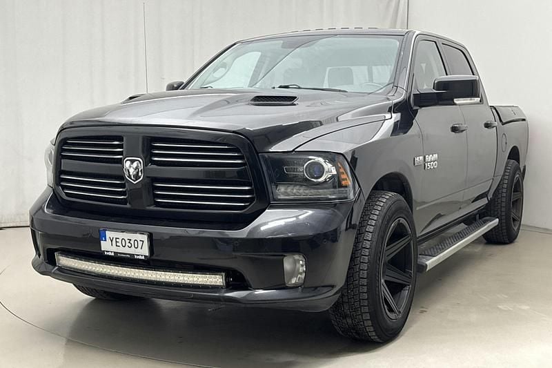 Svart Begagnad 2017 Dodge Ram Pickup | 380 000 kr (Bra pris) - Bild 1/4