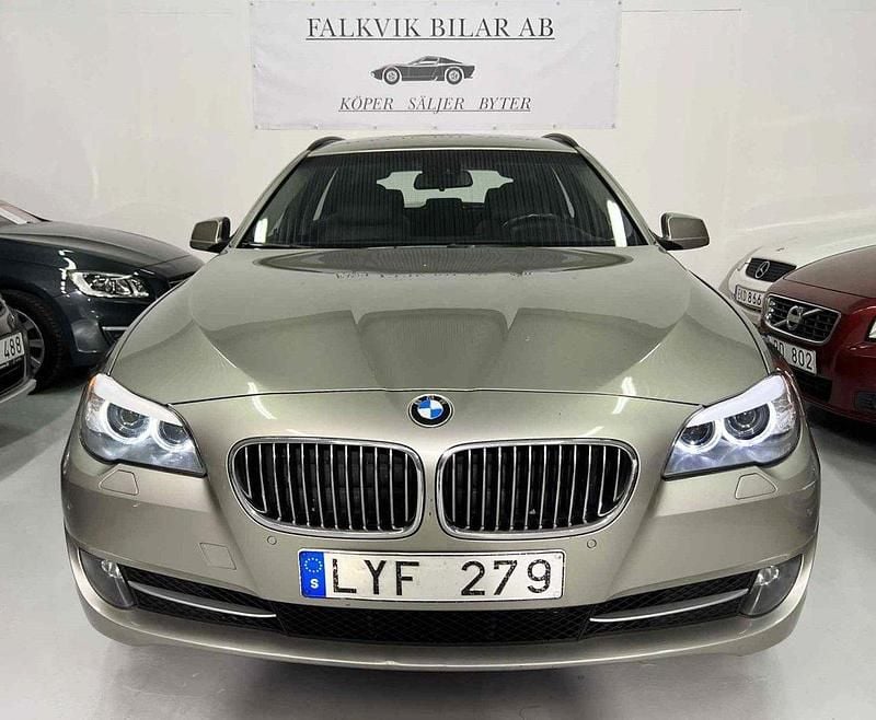 Silver Begagnad 2012 BMW 530 Kombi | 119 900 kr (Marknadspris) - Bild 1/4