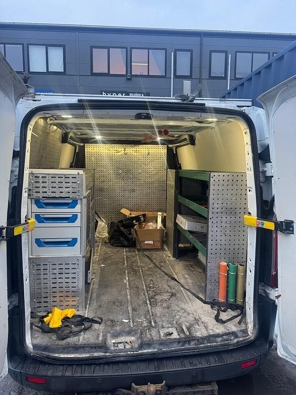 Begagnad Ford Transit Custom 125 HK (91 kW) 2016
