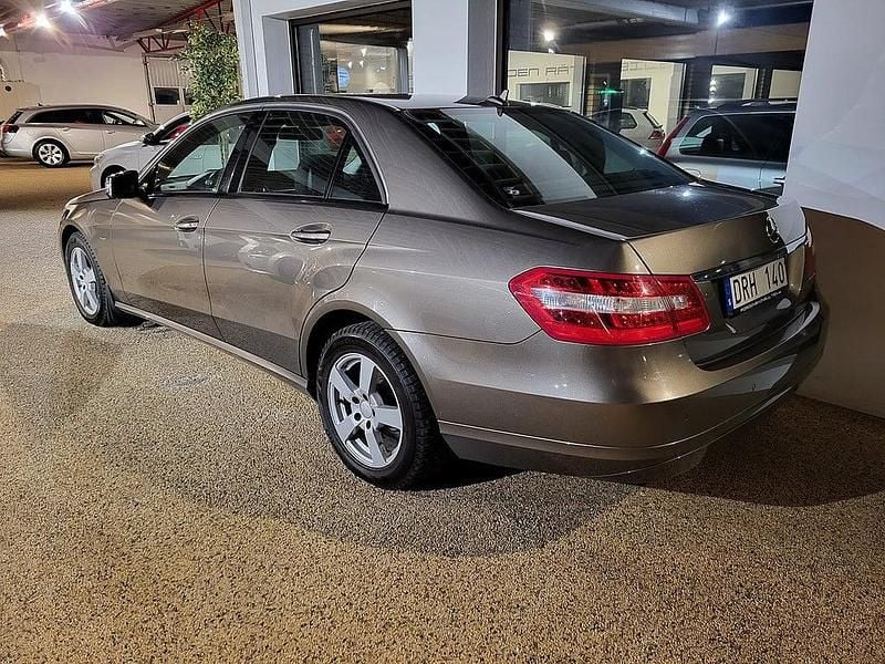 Begagnad Mercedes E220 170 HK (125 kW) 2009 Silver Sedan
