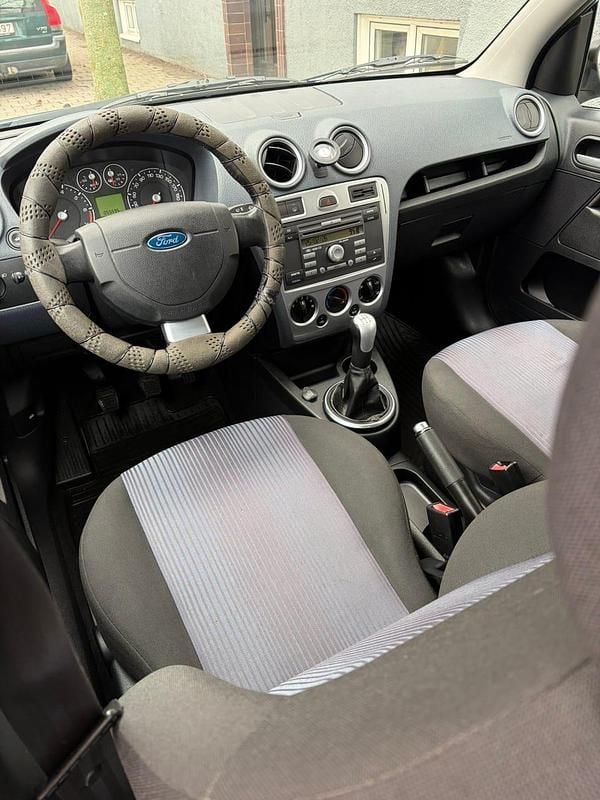 Begagnad Ford Fusion 80 HK (58 kW) 2008 Halvkombi