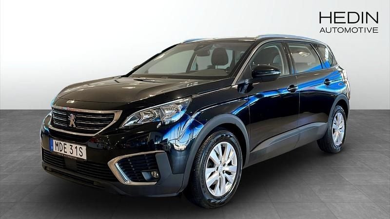 Svart (black) Begagnad 2019 Peugeot 5008 Minibuss | 204 900 kr (Marknadspris) - Bild 1/4