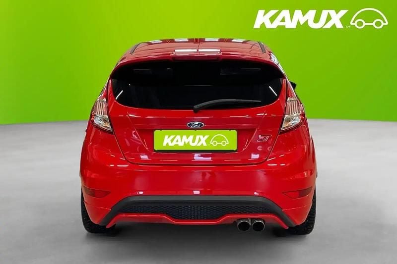 Begagnad Ford Fiesta ST 182 HK (133 kW) 2017 Röd Halvkombi