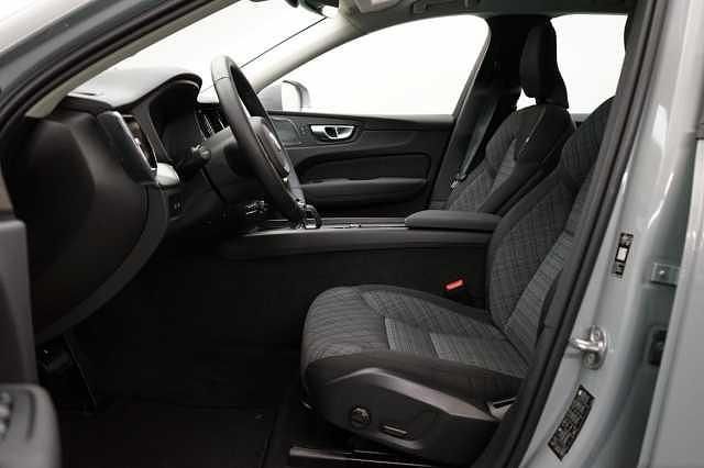 Begagnad Volvo XC60 349 HK (256 kW) 2026 Grå SUV