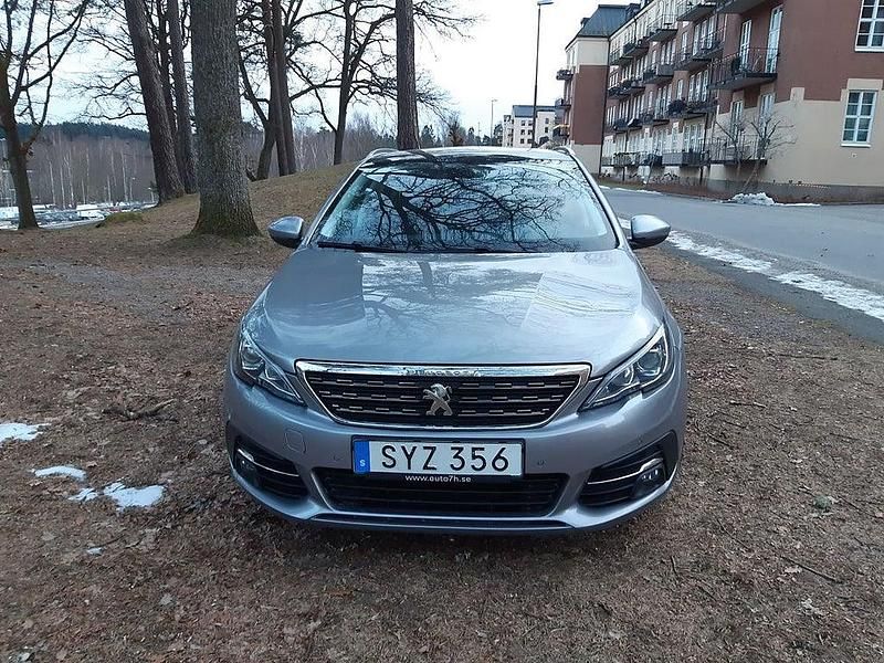Begagnad Peugeot 308 SW Allure 131 HK (96 kW) 2017 Grå Kombi