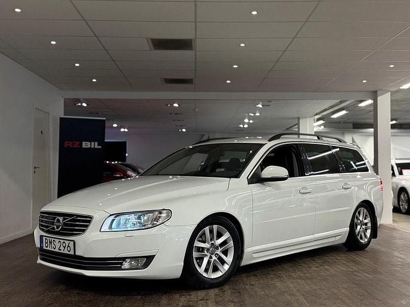 Vit Begagnad 2015 Volvo V70 Momentum Kombi | 114 900 kr (Marknadspris) - Bild 1/3