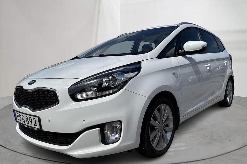 Vit Begagnad 2016 Kia Carens Comfort Minibuss | 109 000 kr - Bild 1/4