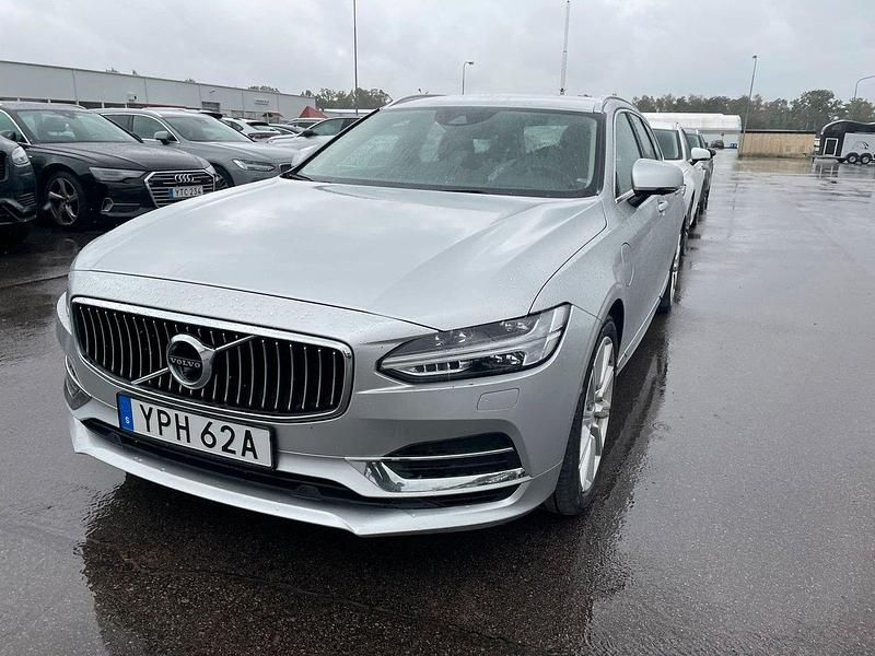 Silver (bright silver metallic) Begagnad 2021 Volvo V90 Inscription Kombi | 379 000 kr (Lite dyr) - Bild 1/2
