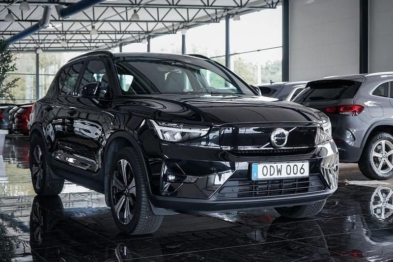 Begagnad Volvo XC40 Plus 185 kW (252 HK) 2022 Svart SUV