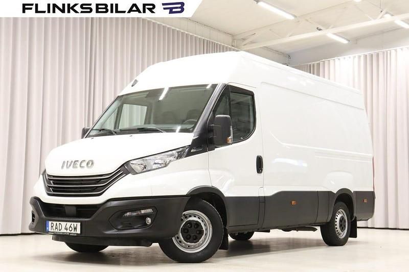 Vit Begagnad 2023 Iveco Daily Van | 409 750 kr (Marknadspris) - Bild 1/4