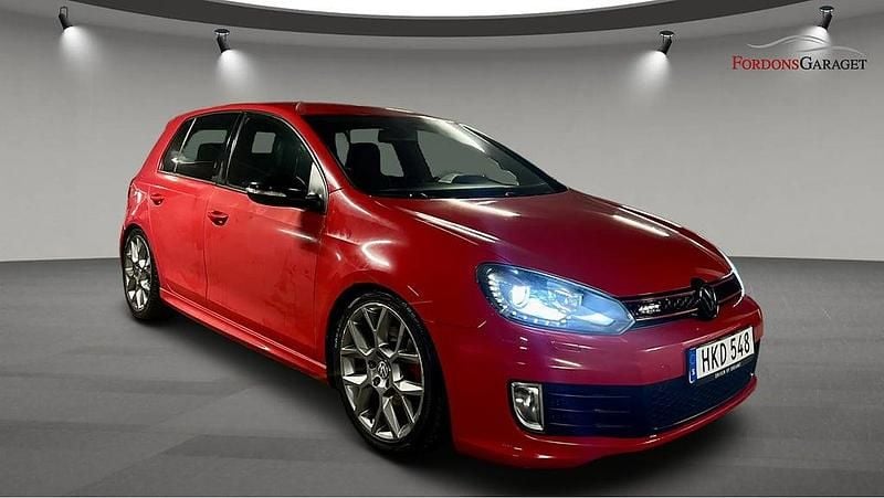 Begagnad VW Golf VII Edition 235 HK (172 kW) 2011 Röd Halvkombi