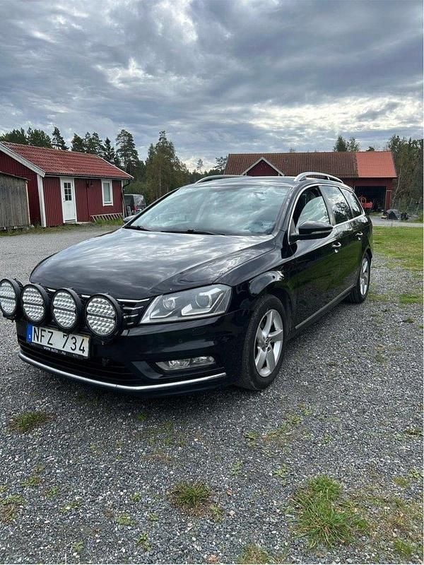 Svart Begagnad 2013 VW Passat GT Kombi | 68 500 kr (Bra pris) - Bild 1/4