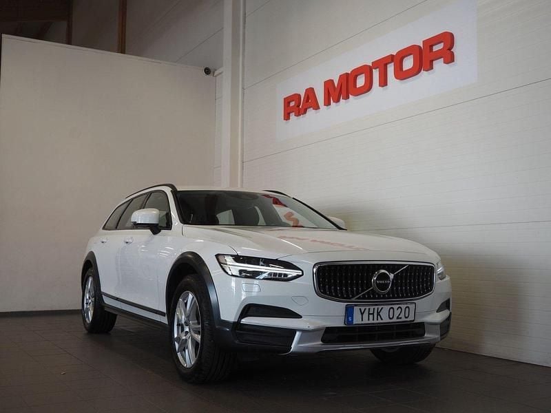 Vit Begagnad 2018 Volvo V90 CC Business Edition Kombi | 199 900 kr (Marknadspris) - Bild 1/3