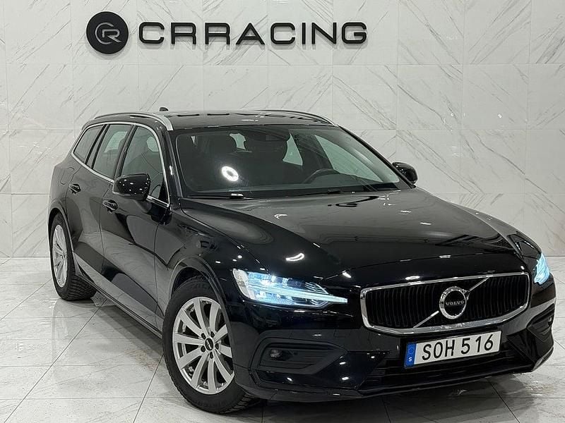 Svart Begagnad 2018 Volvo V60 Momentum Kombi | 239 900 kr (Marknadspris) - Bild 1/4