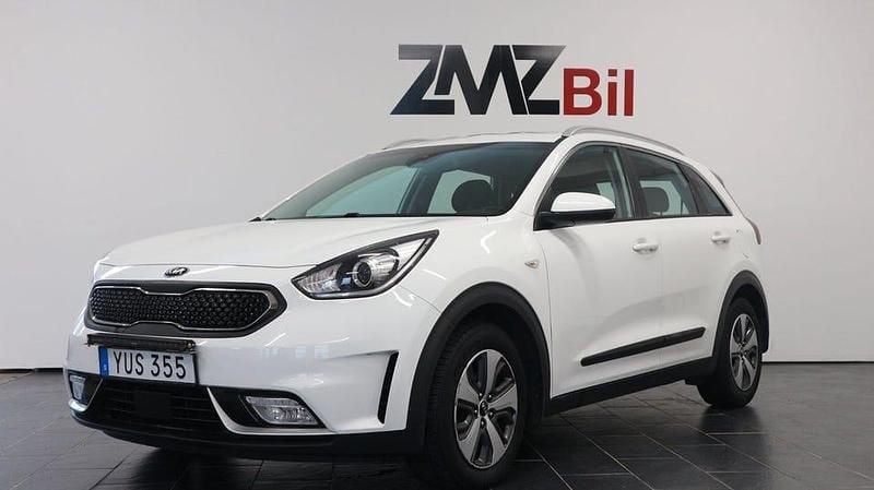 Vit Begagnad 2018 Kia Niro Advance SUV | 169 900 kr (Marknadspris) - Bild 1/4