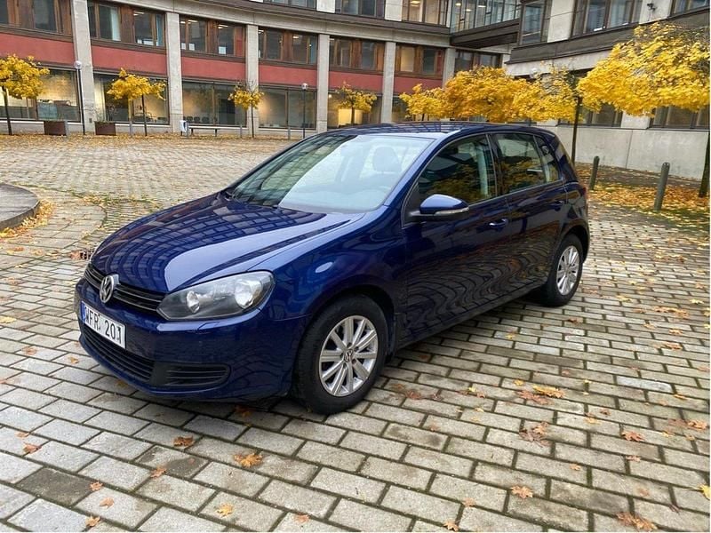 Blå Begagnad 2011 VW Golf VI Halvkombi | 63 000 kr (Marknadspris) - Bild 1/4