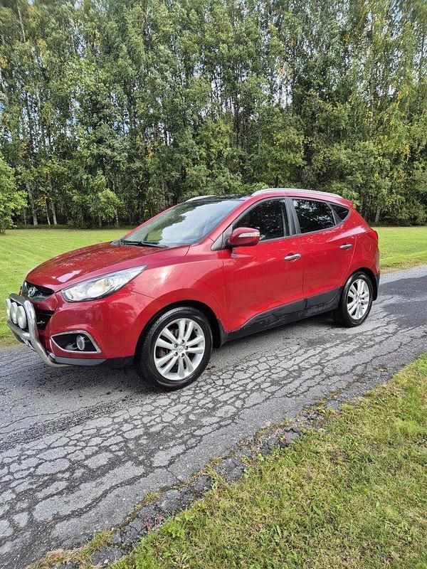 Röd Begagnad 2011 Hyundai ix35 SUV | 79 000 kr (Marknadspris) - Bild 1/4