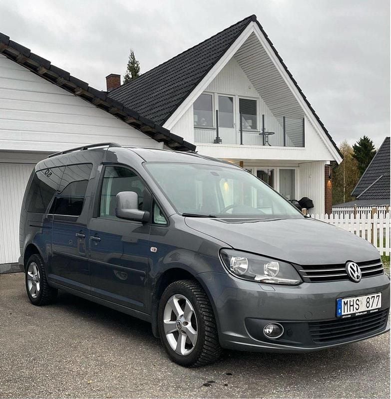 Grå Begagnad 2012 VW Caddy Maxi Life Life Minibuss | 96 000 kr (Bra pris) - Bild 1/4