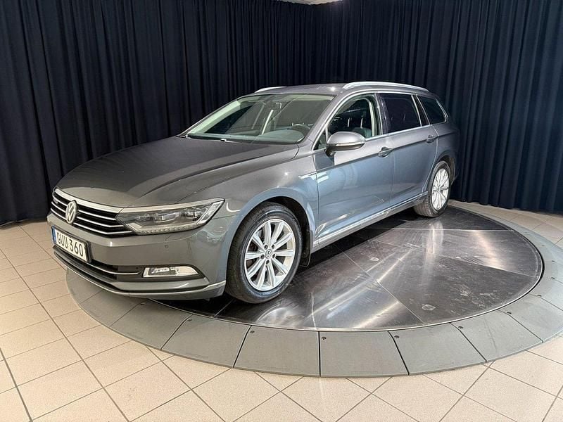 Mörkgrå Begagnad 2015 VW Passat GT Kombi | 149 000 kr (Marknadspris) - Bild 1/4